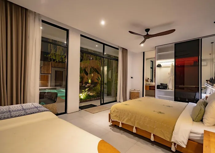 Summer Breeze Pererenan Villa *